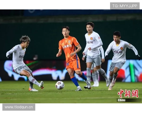 山东泰山中场衔接不畅，有序推进下暴露关键枢纽缺失问题