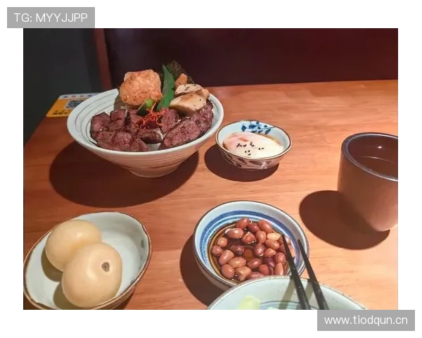 林孝埈训练完直接去逛奢侈品店，中午还吃了上千块的料理，感觉离我们太远了吧！