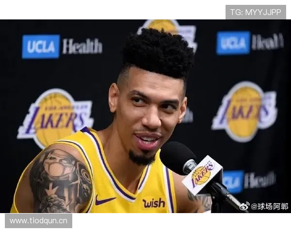 丹尼·格林三分投射效率提升显著拉开进攻空间促进团队得分