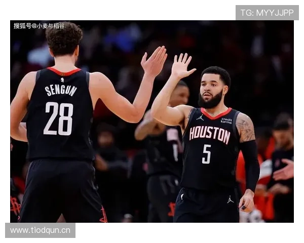 申京低位策应制造中锋错位提升火箭进攻效率较上季